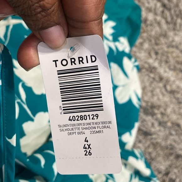 NWT Torrid Tea Length Studio Crepe de Chine tie neck tiered dress sz 4 (4X-26) - Picture 5 of 9